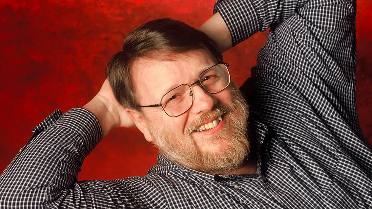 ray tomlinson inventore della posta elettronica